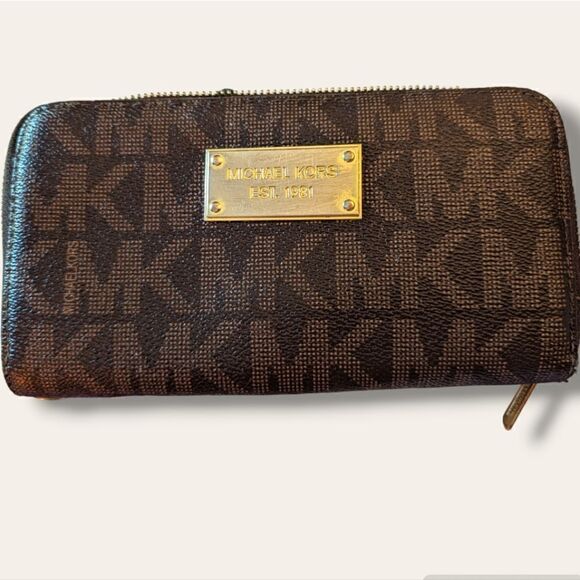 Michael Kors Douple Zip Wallet/Wristlet - Picture 1 of 8